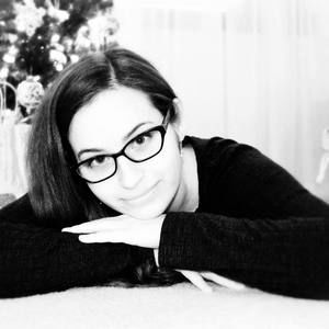 Meet your Posher, Holly